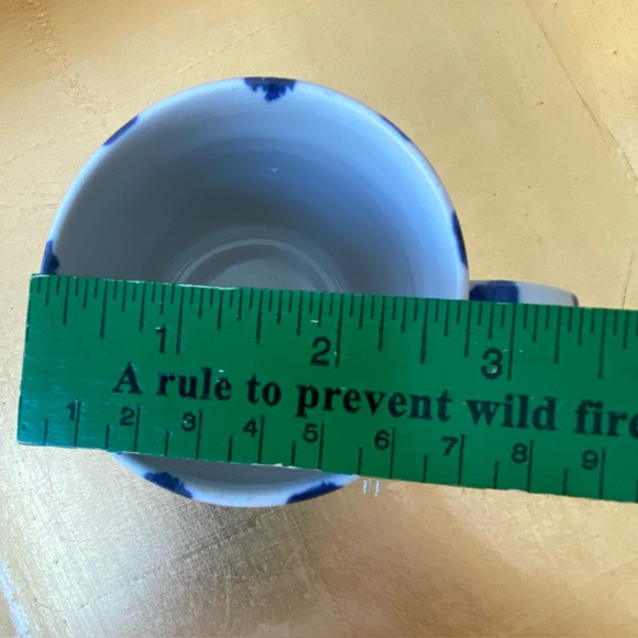 Handmade Mug, signed Sue Binns. Blue and White - Picture 8 of 11